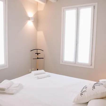 Apartment Elegant Beige - 5 Minutes From The Como
