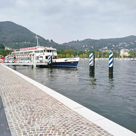Elegant Beige - 5 Minutes From The Apartment Como