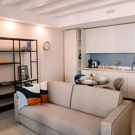 Apartment Elegant Beige - 5 Minutes From The Como