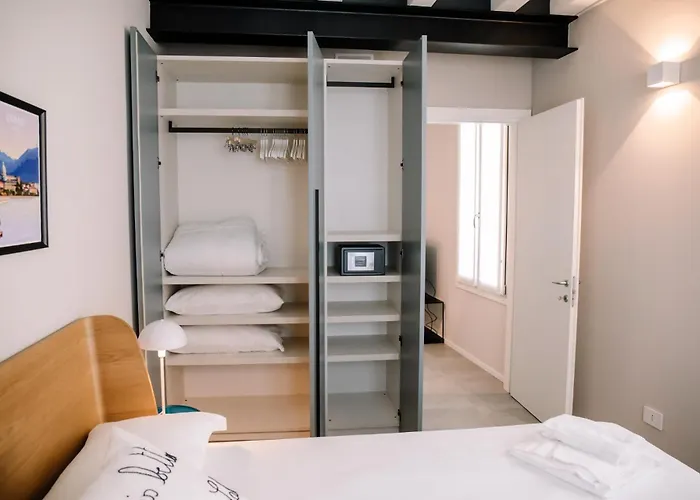 Elegant Beige - 5 Minutes From The Como