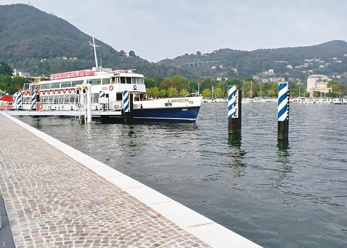 Elegant Beige - 5 Minutes From The Apartament Como