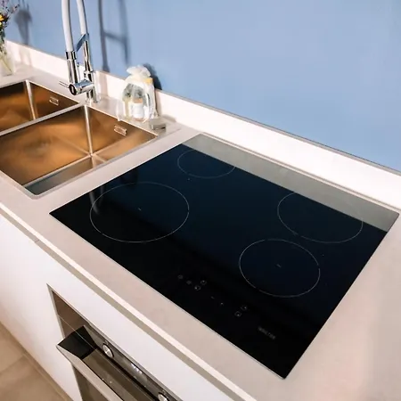 Elegant Beige - 5 Minutes From The Appartamento *